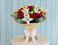 Букет цветов из:  Лилии и Розы в Стромынь