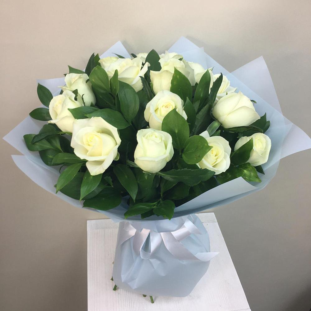 Букет 15 Белых роз Проуд в Стромынь