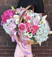 Цветочная композиция из Розы, Хризантемы, Пионы и Лизиантусы в корзине #REPLACE_PRED# Стромынь