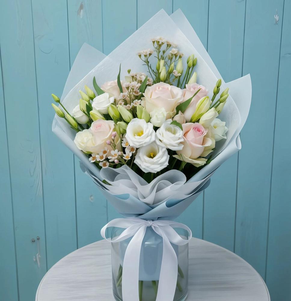 Букет цветов из: Розы и Лизиантусы в Стромынь