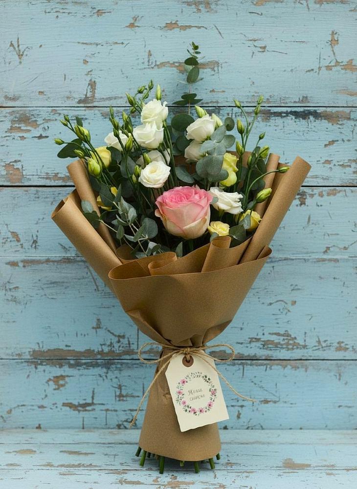 Букет цветов из: Розы и Лизиантусы в Стромынь