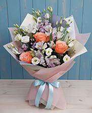 Букет цветов из:  Лизиантусы, Розы, Альстромерии и Гипсофила в Стромынь