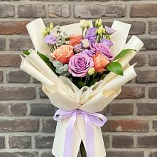 Букет цветов из:  Лизиантусы и Розы в Стромынь