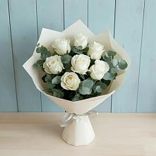 Букет Белые розы в Эвкалипте в Стромынь