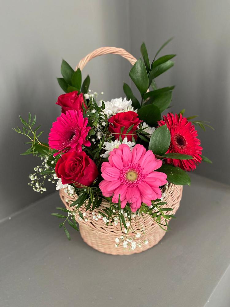 Цветочная композиция из Розы, Хризантемы и Герберы в корзине в Стромынь