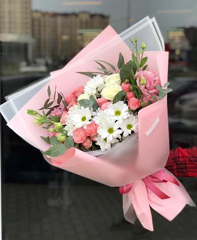 Букет цветов из: Розы, Лизиантусы и Хризантемы в Стромынь